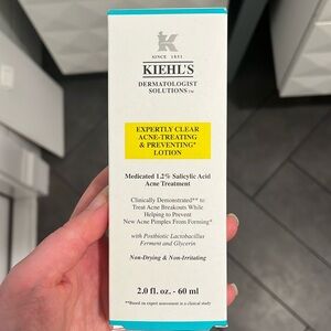 New in box Kiehls expertly clear acne treatment lotion